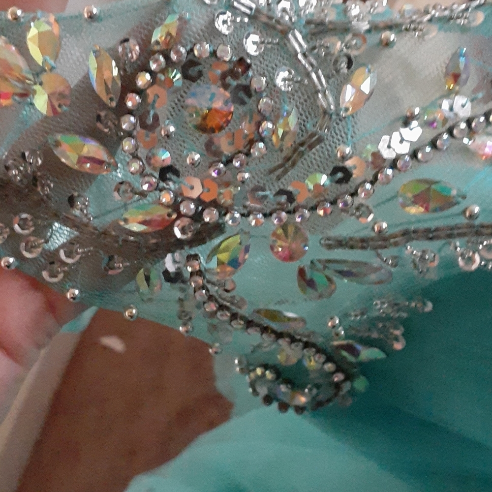 Luxury dress - Picture 3 of 4